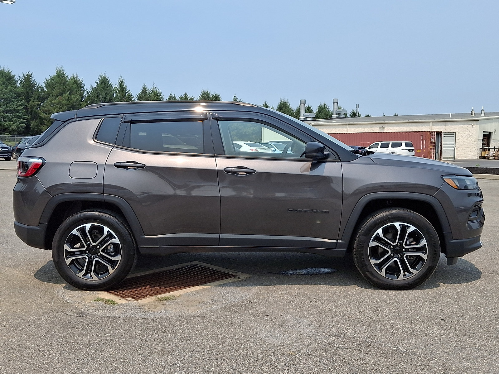 Used 2022 Jeep Compass Limited w/ Sun and Sound Group AWD/4WD image 8