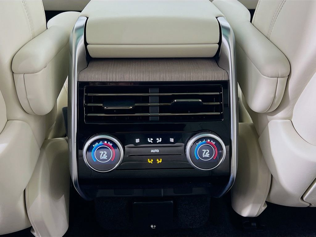Used 2025 Land Rover Range Rover Autobiography image 27
