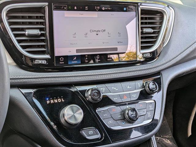 Used 2022 Chrysler Pacifica Limited w/ S Appearance Package image 16