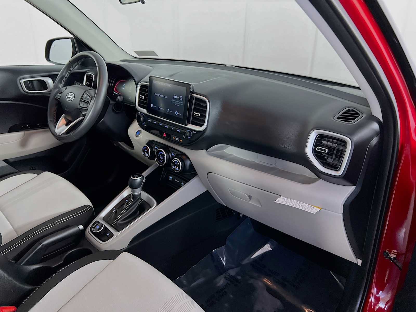 Certified 2026 Hyundai Venue SEL FWD image 29