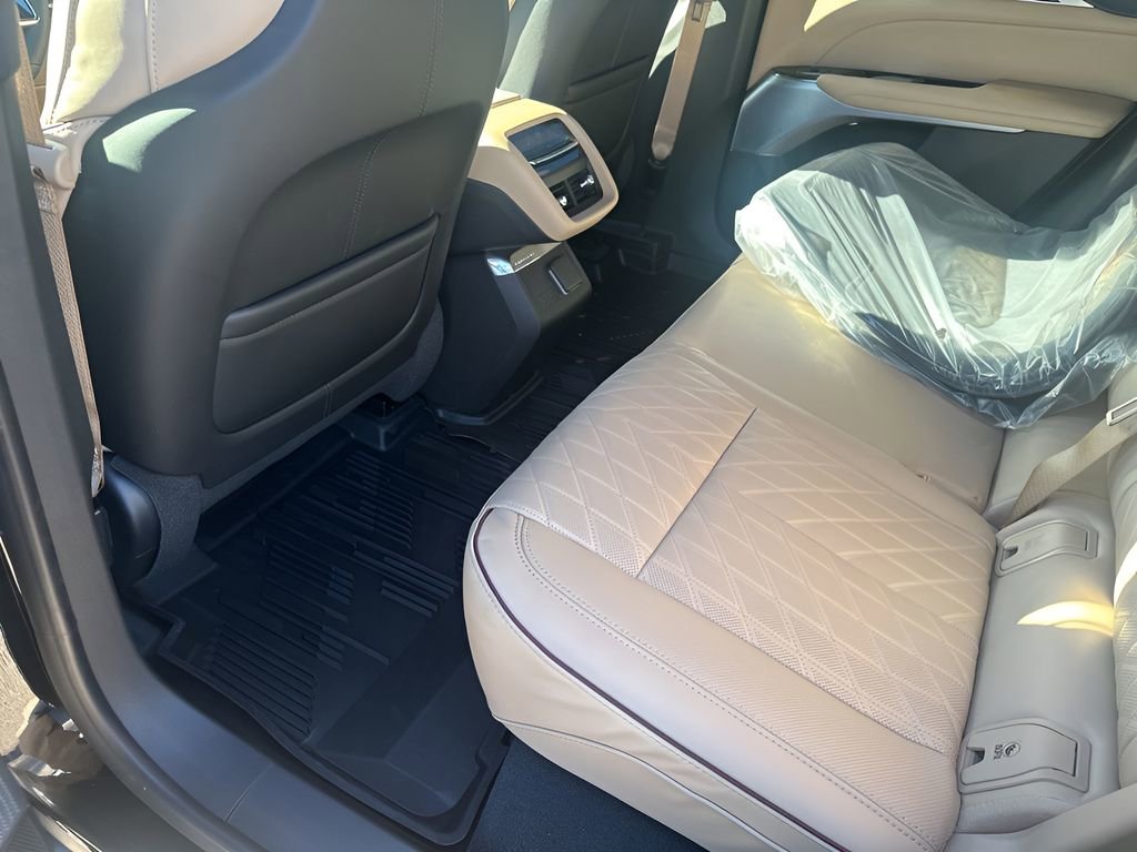 New 2026 Cadillac Lyriq Signature Luxury image 20