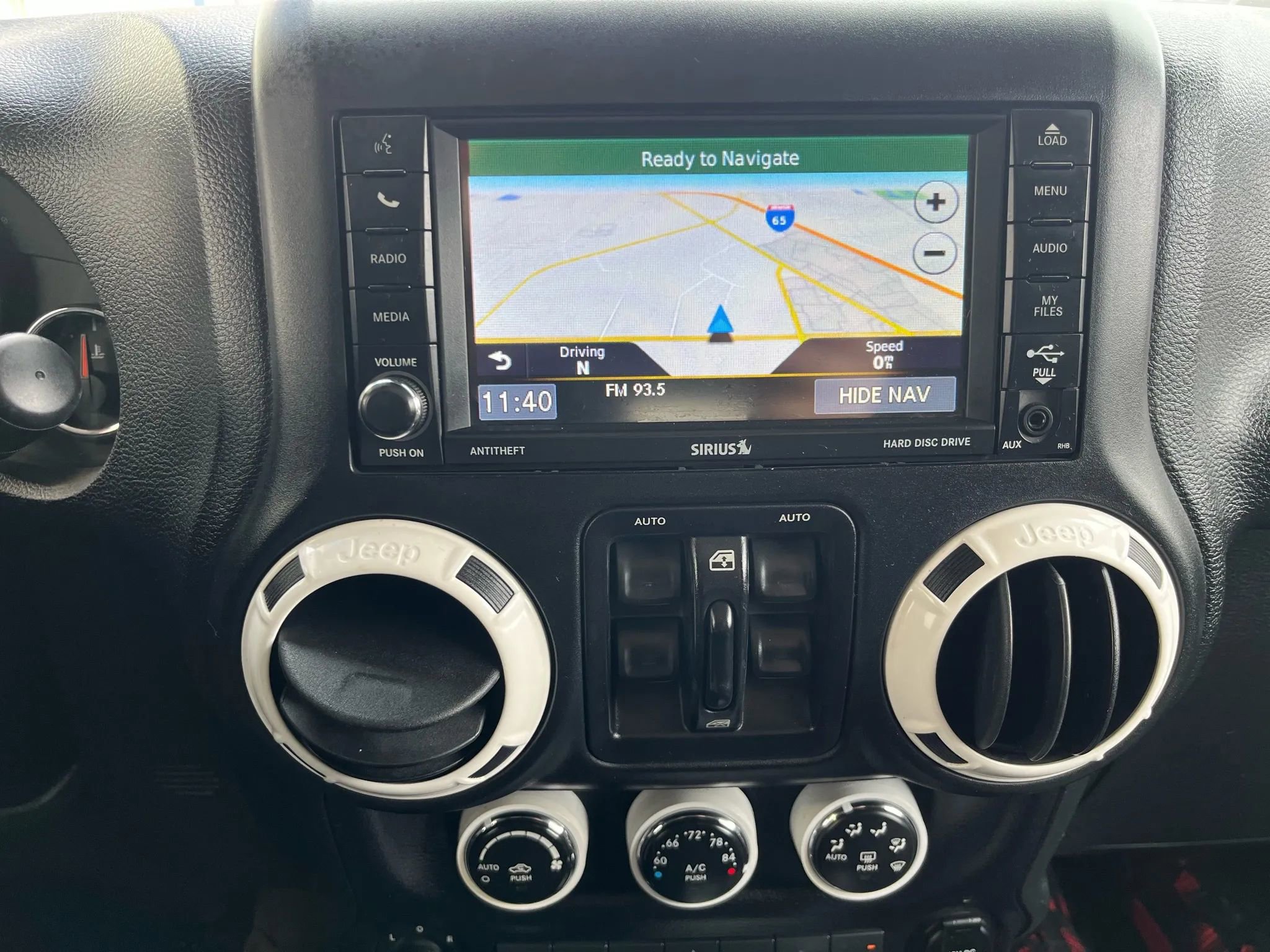 Used 2015 Jeep Wrangler Unlimited Sahara image 13