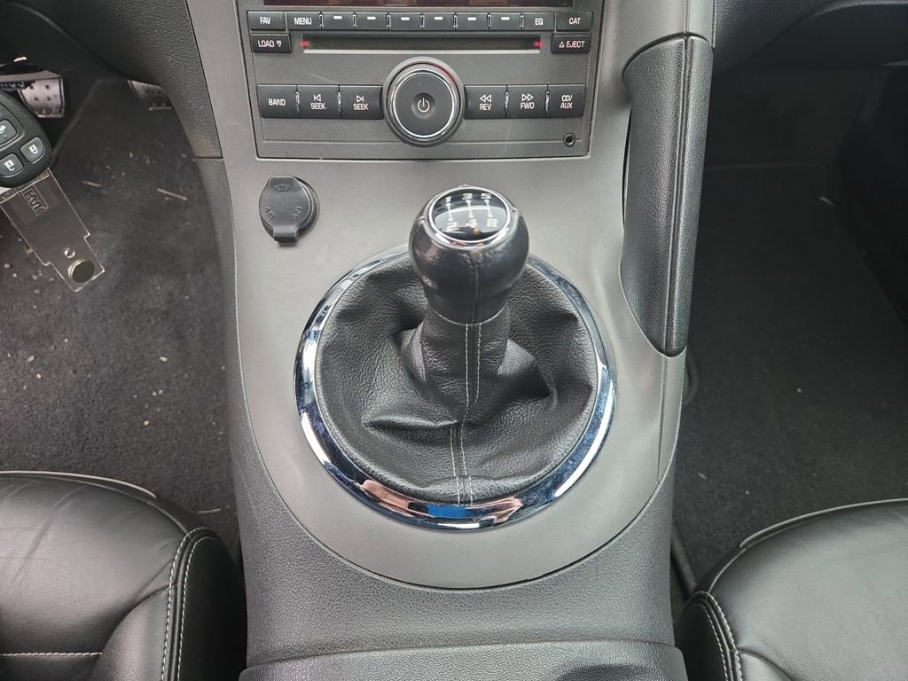 Used 2006 Pontiac Solstice Convertible w/ Premium Package RWD image 13