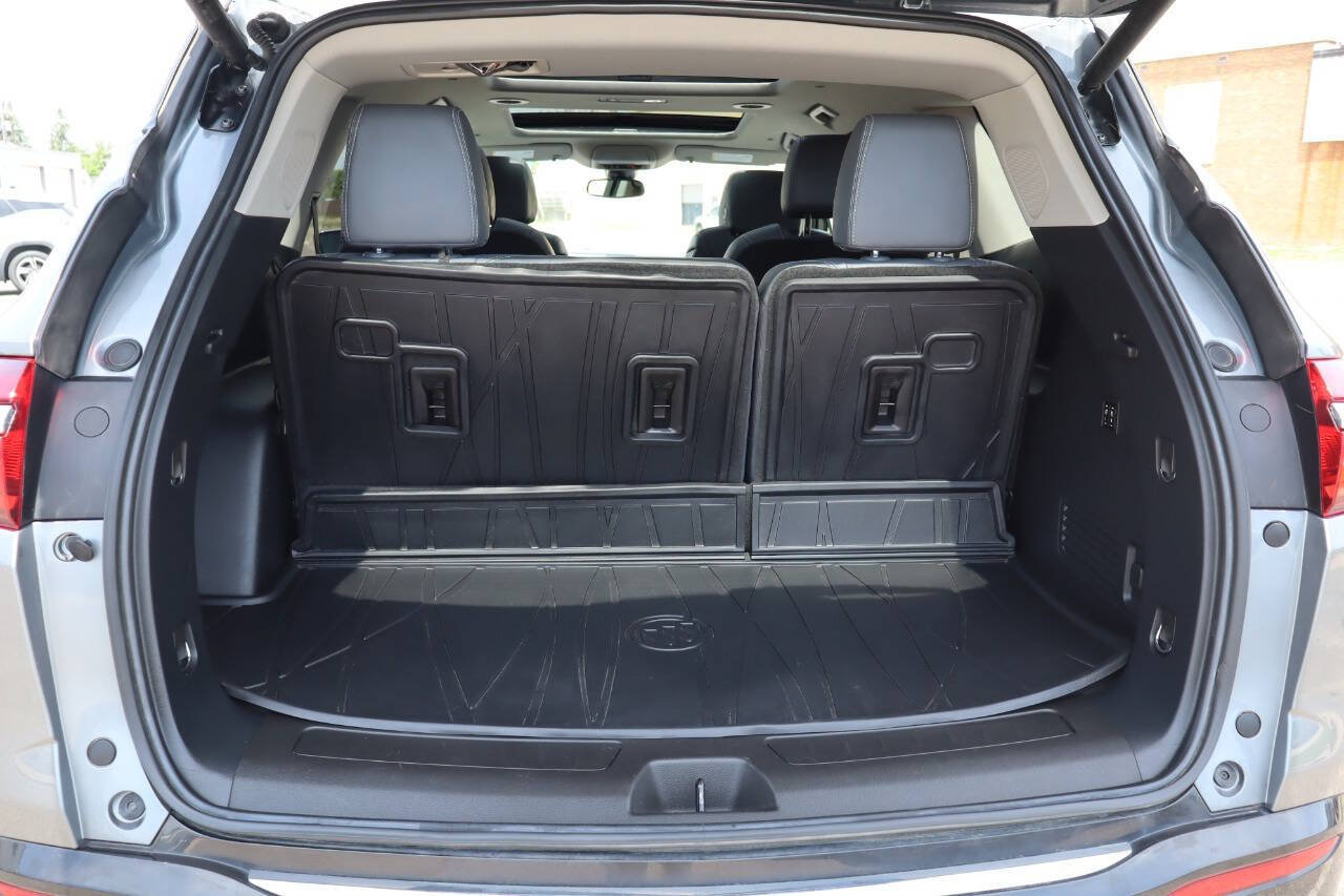 Used 2020 Buick Enclave Premium w/ Sun and Sites Package AWD/4WD image 11
