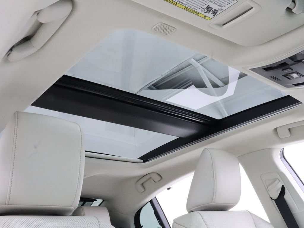 Used 2023 Lexus ES 350 Ultra Luxury w/ Accessory Package (Z2) FWD image 24
