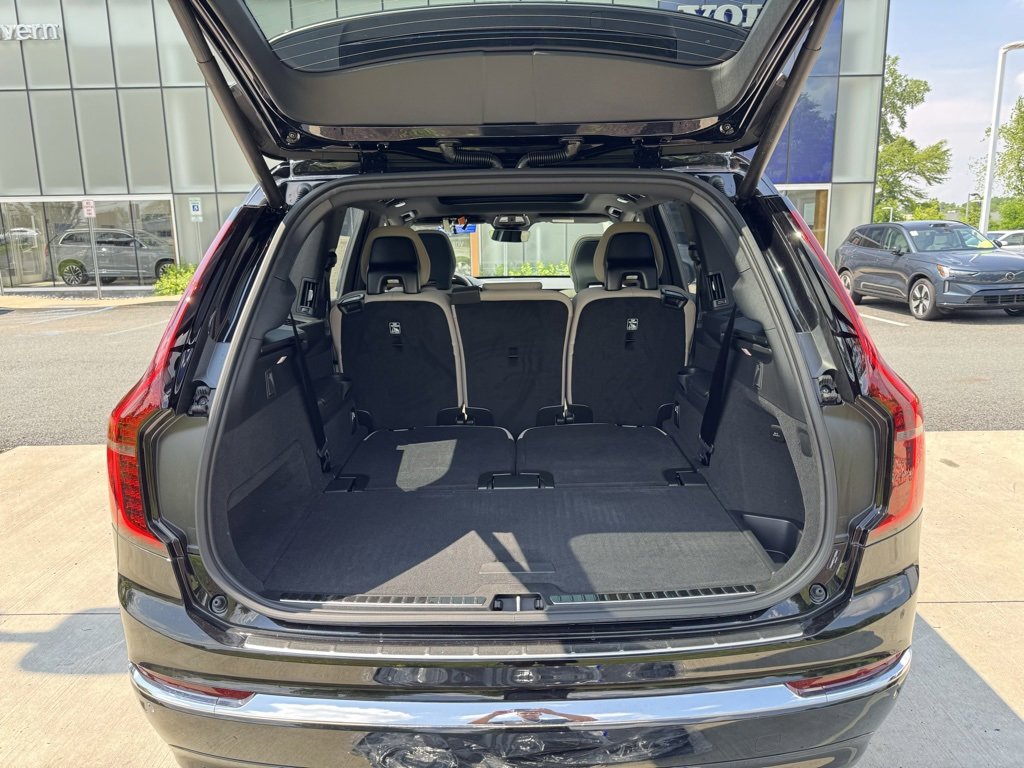 New 2026 Volvo XC90 T8 Plus image 32