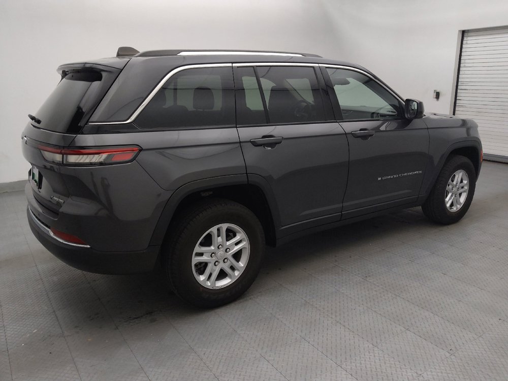 Used 2023 Jeep Grand Cherokee Laredo AWD/4WD image 10
