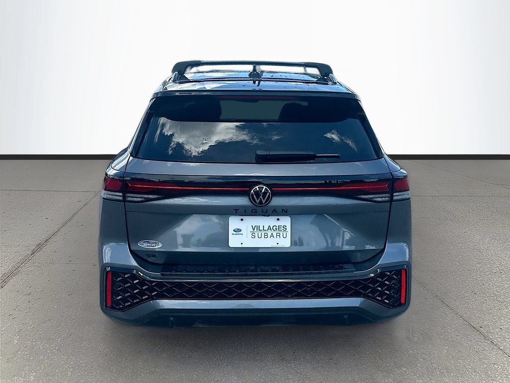 Used 2025 Volkswagen Tiguan SE R-Line FWD image 6