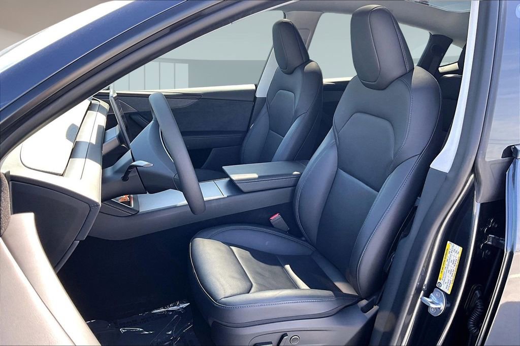 Used 2026 Tesla Model Y 2WD image 19
