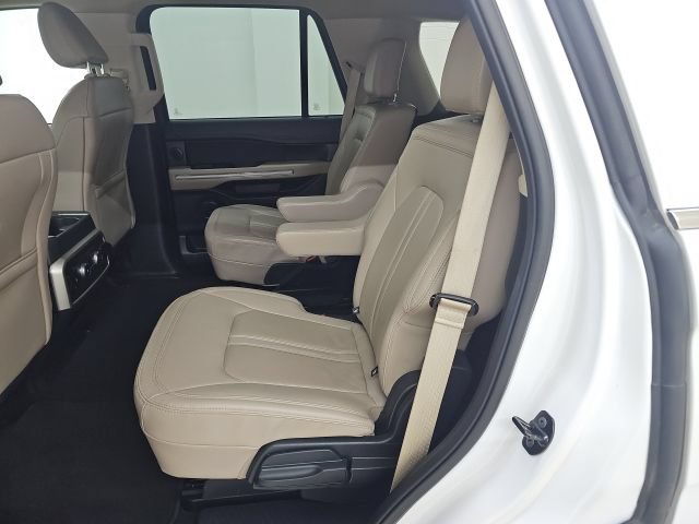 Used 2024 Ford Expedition Limited AWD/4WD image 4