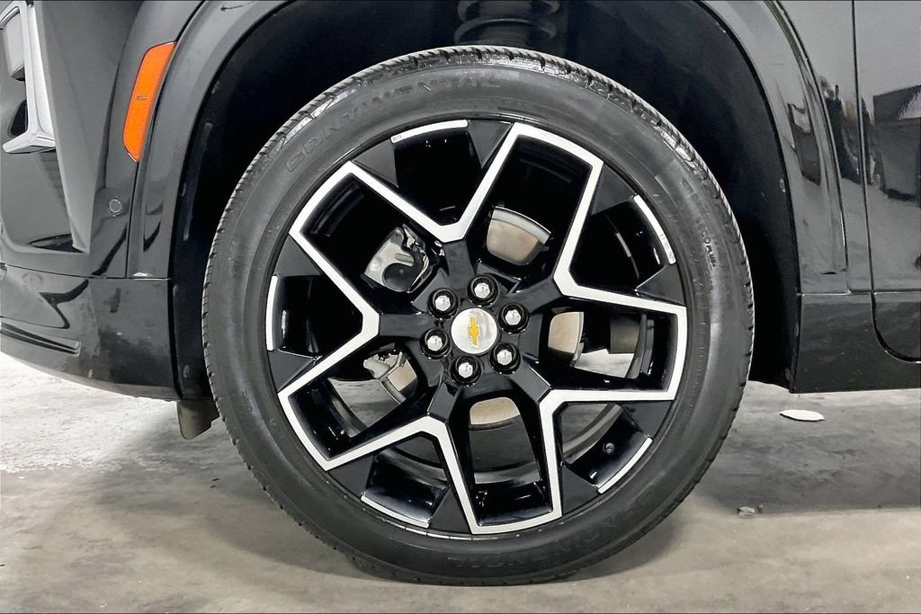 Used 2025 Chevrolet Traverse High Country w/ LPO, Floor Liner Package AWD/4WD image 10