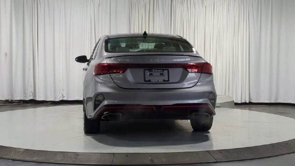 Used 2023 Kia Forte GT w/ GT2 Package image 9