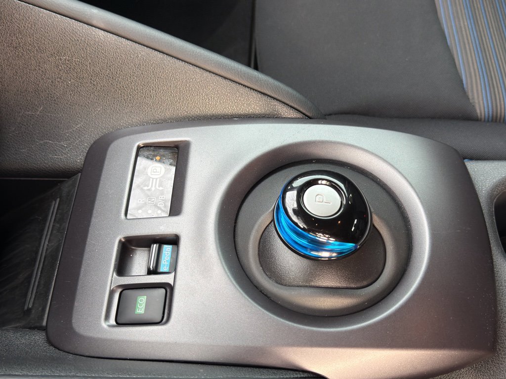 Used 2024 Nissan Leaf S image 25