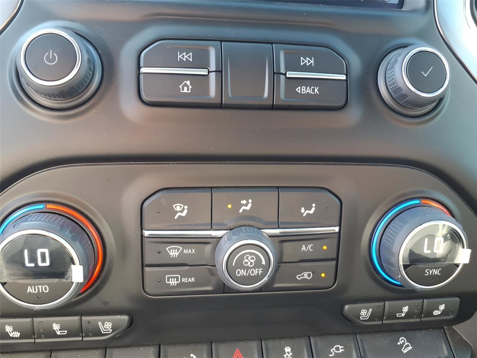 Used 2023 Chevrolet Silverado 2500 LTZ image 25