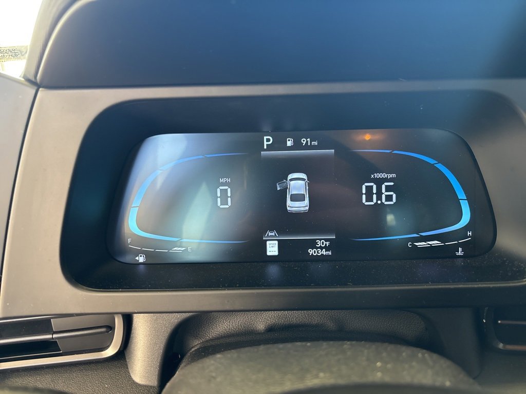 Used 2025 Hyundai Elantra Sport image 6