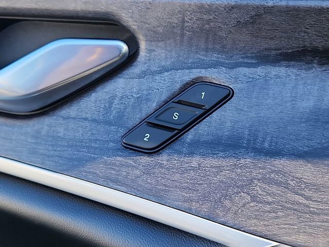 Used 2022 Jeep Grand Cherokee Limited 4xe image 26