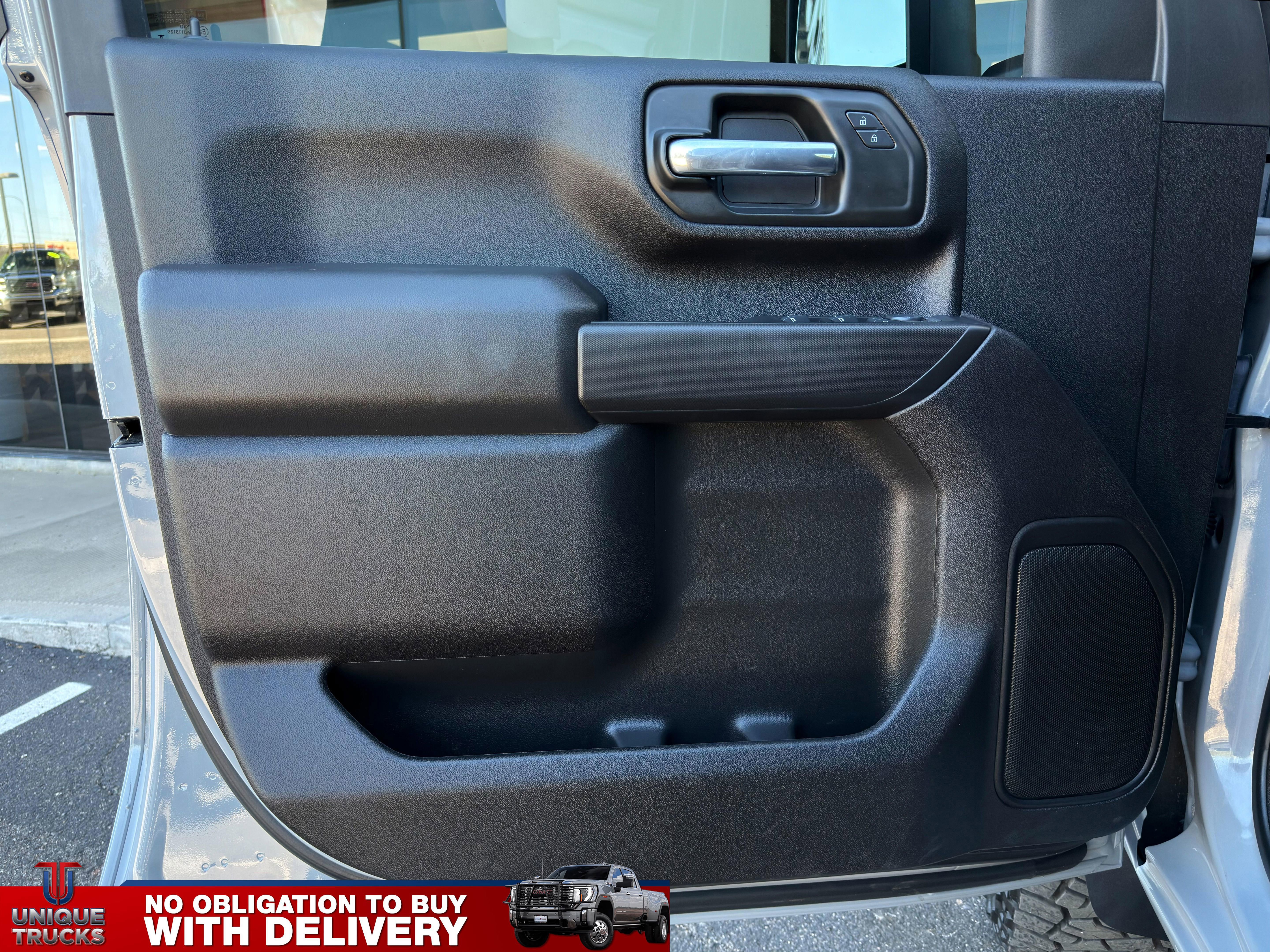 Used 2025 Chevrolet Silverado 2500 Custom w/ Custom Value Package image 15