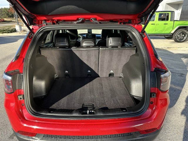 Used 2024 Jeep Compass Latitude image 10