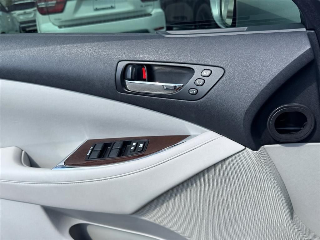 Used 2011 Lexus ES 350 FWD image 18