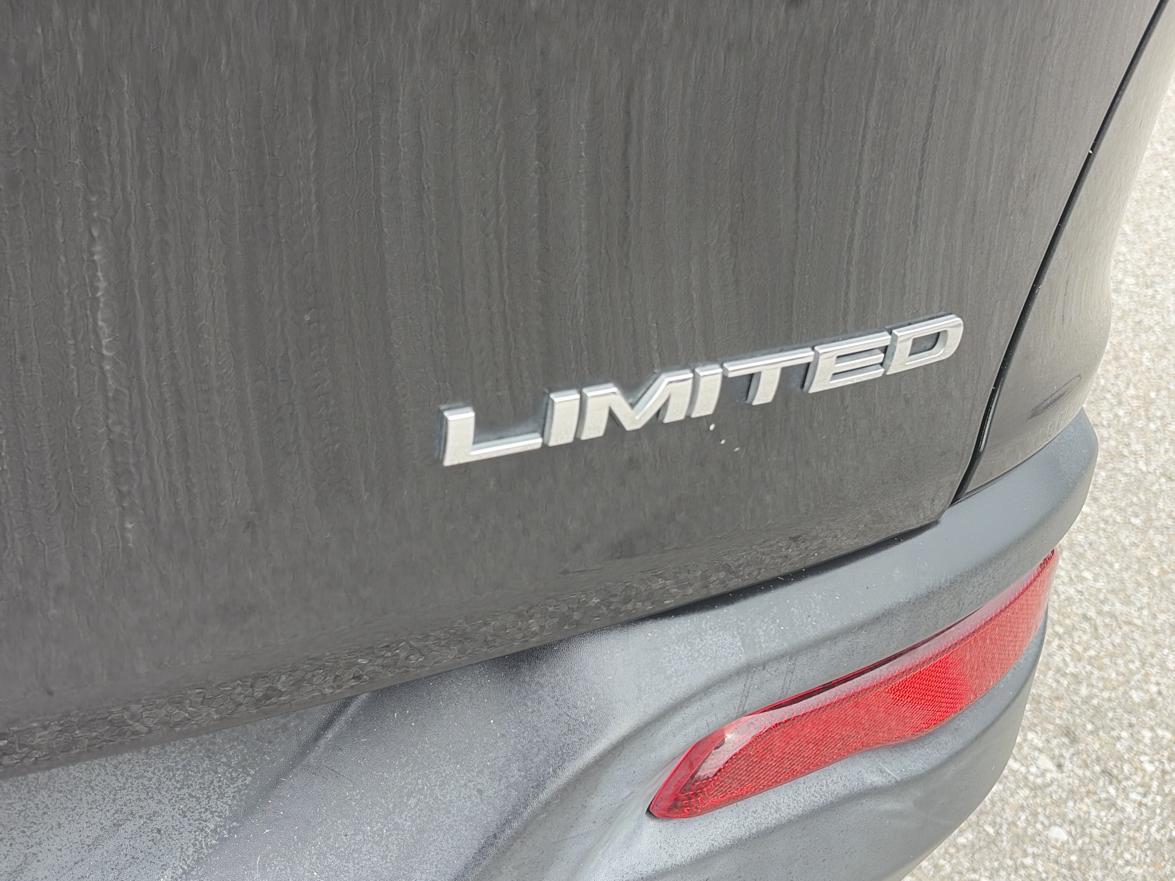 Used 2014 Jeep Cherokee Limited w/ Luxury Group AWD/4WD image 10