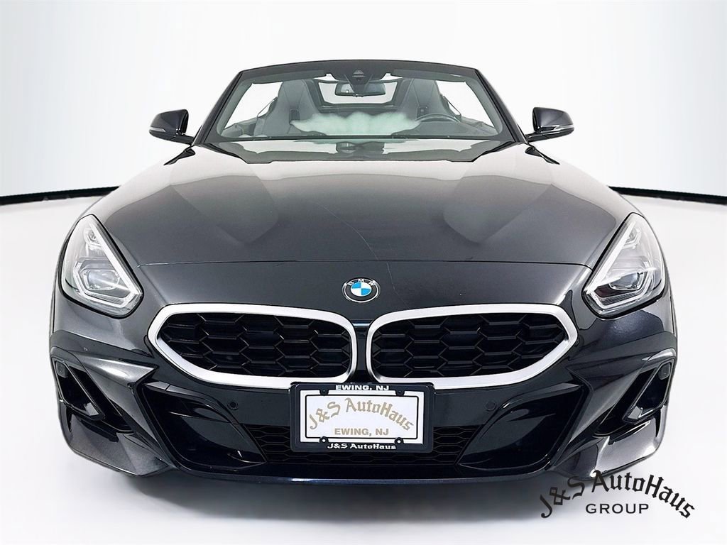 Used 2025 BMW Z4 sDrive30i image 2