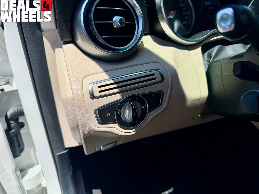 Used 2015 Mercedes-Benz C 300 4MATIC Sedan image 9