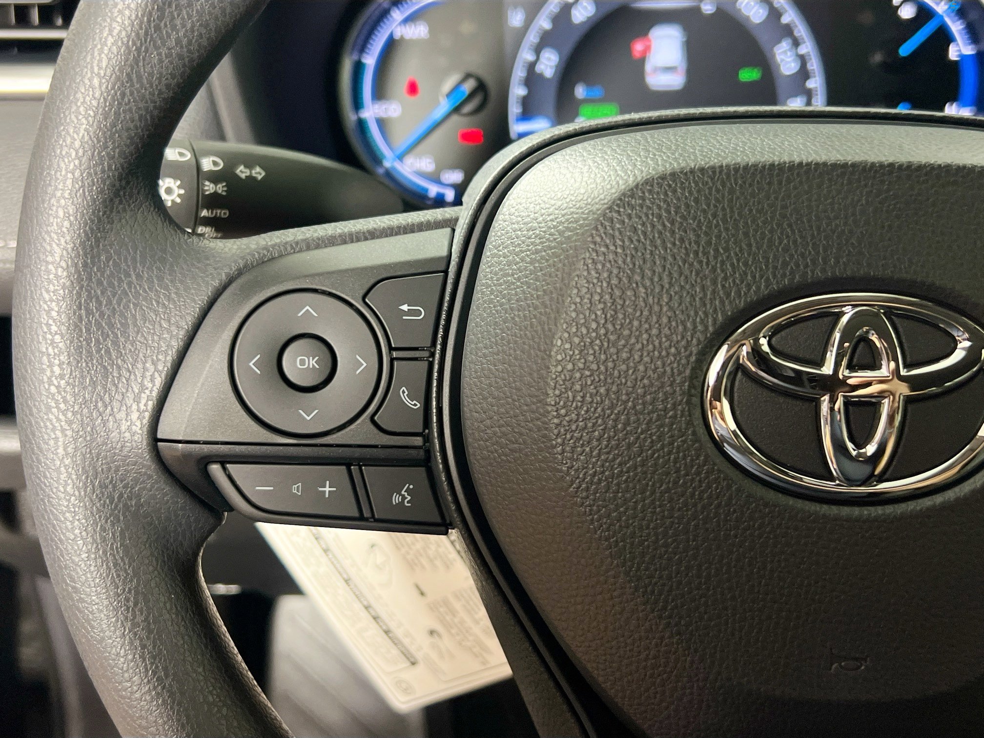 New 2025 Toyota RAV4 XLE image 18