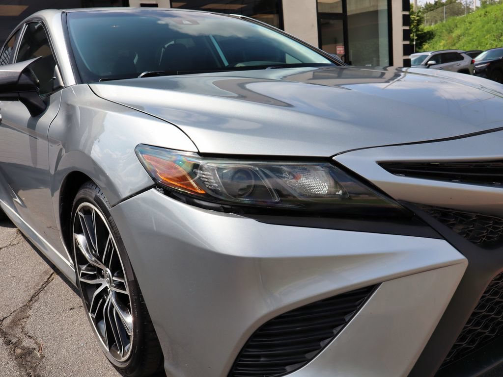 Used 2020 Toyota Camry LE FWD image 10