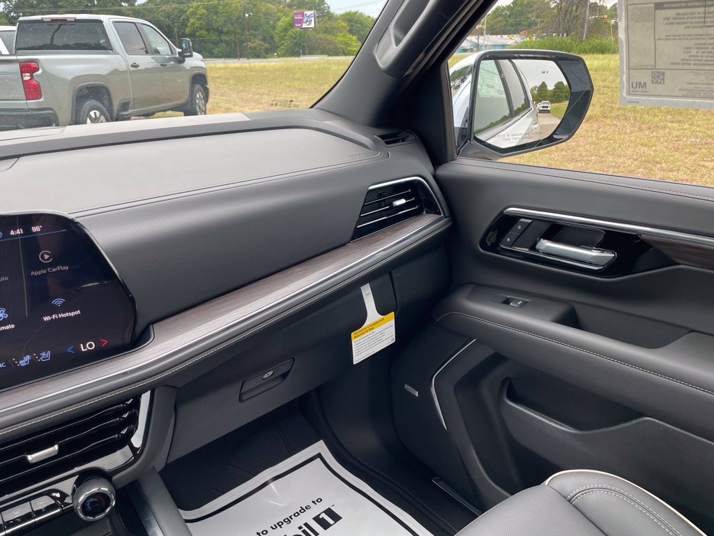 New 2026 Chevrolet Suburban Premier AWD/4WD image 33