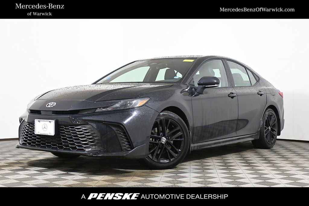 Used 2025 Toyota Camry SE w/ Convenience Package image 1