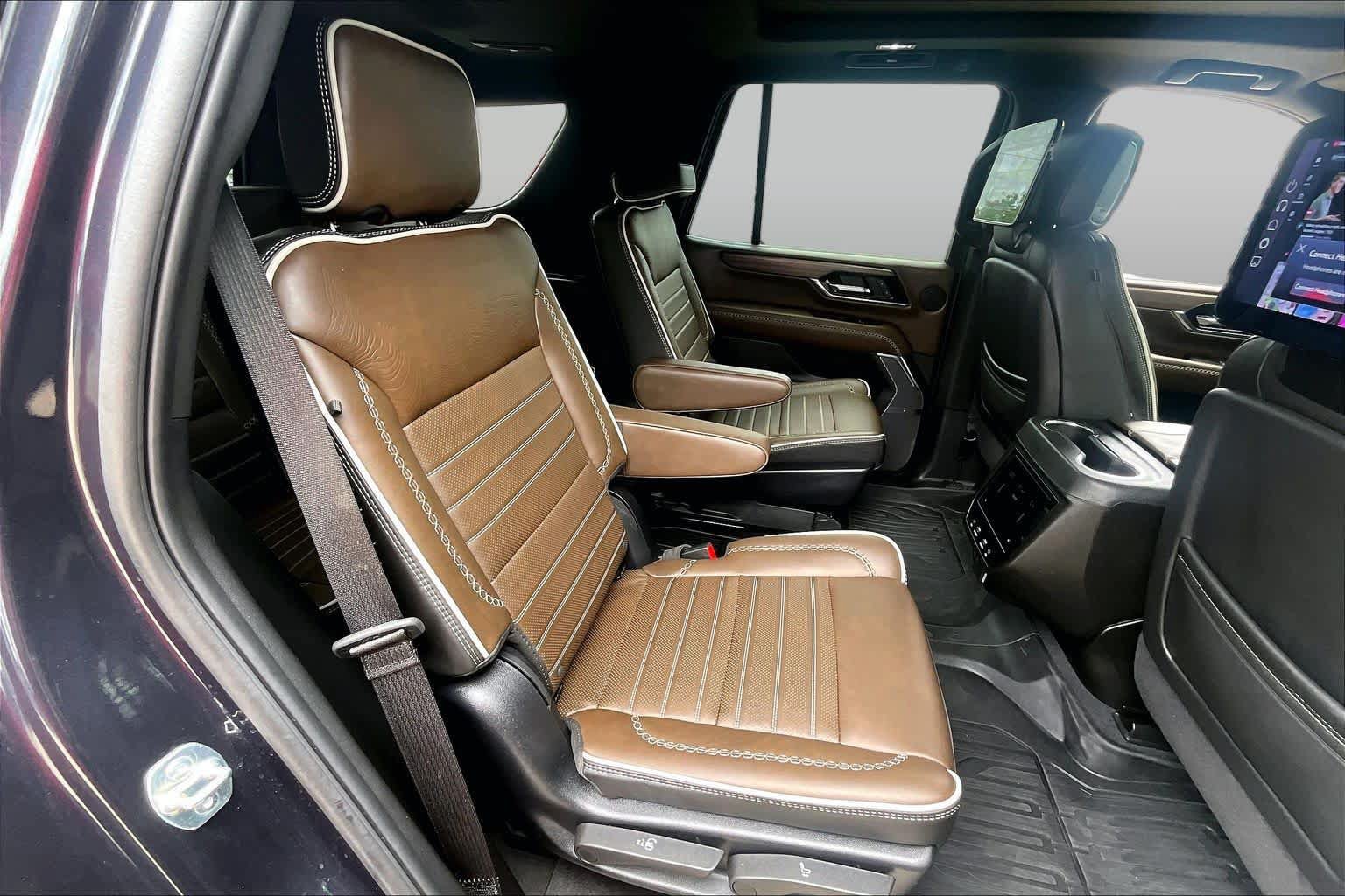 Used 2025 GMC Yukon Denali Ultimate w/ LPO, Floor Liner Package AWD/4WD image 20