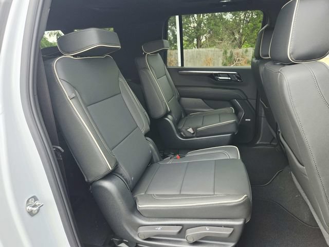 New 2026 Chevrolet Suburban Premier w/ Sun And Tow Package AWD/4WD image 14