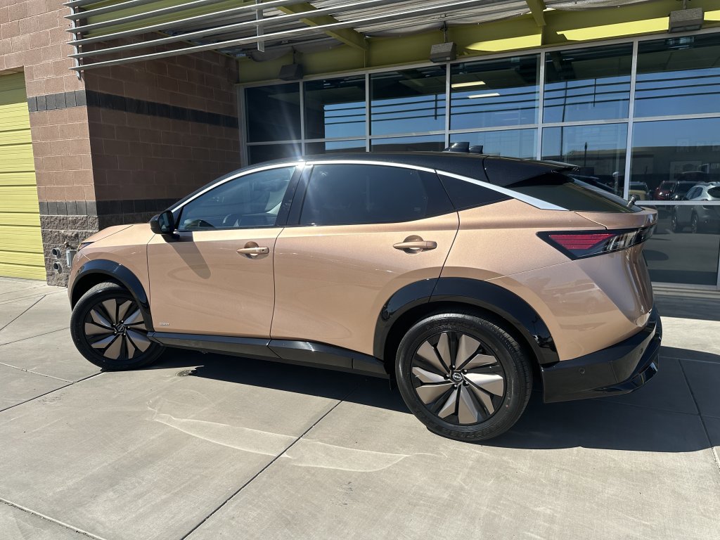 Used 2023 Nissan Ariya FWD image 4