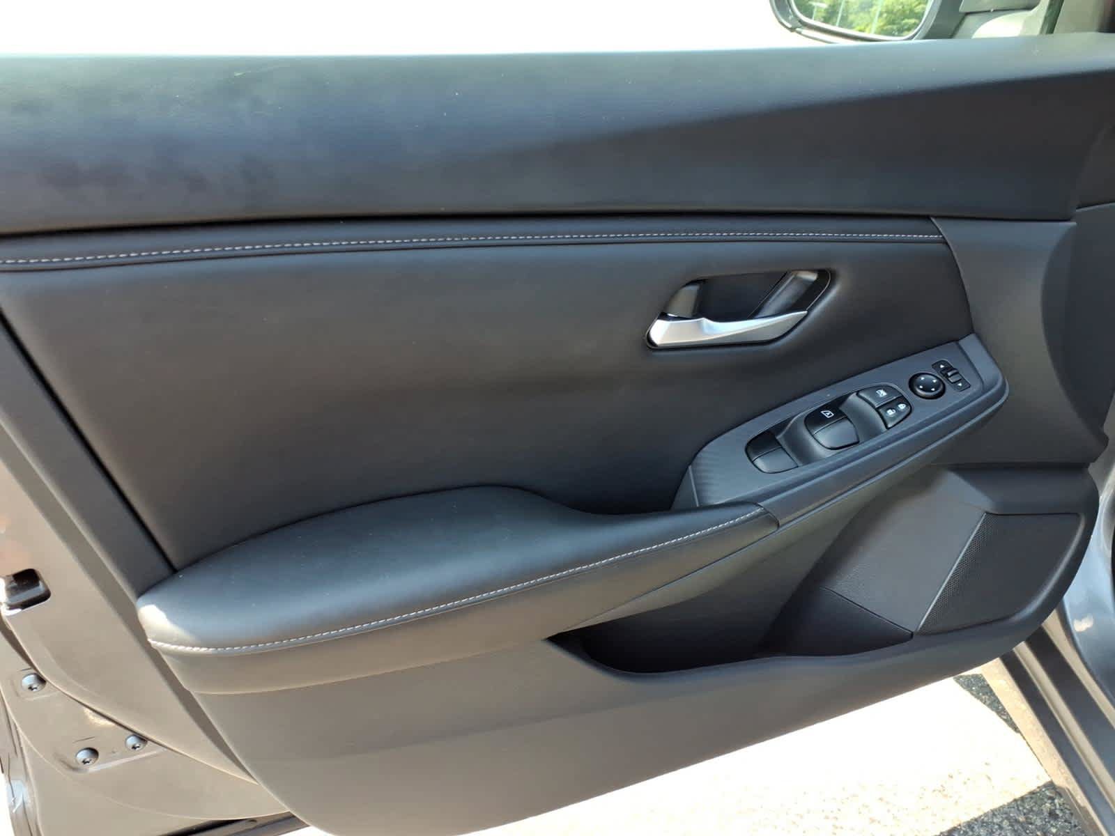 Certified 2023 Nissan Sentra SV FWD image 10
