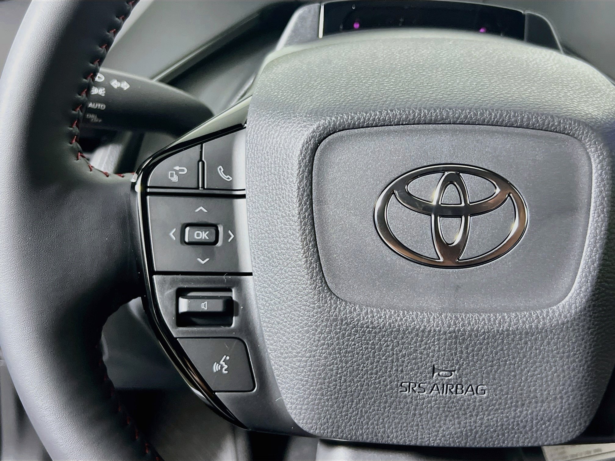 New 2027 Toyota Prius Plug-In Hybrid FWD image 18