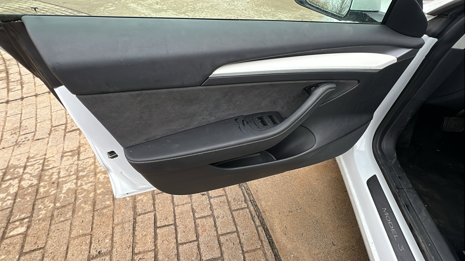 Used 2022 Tesla Model 3 Standard Range image 14