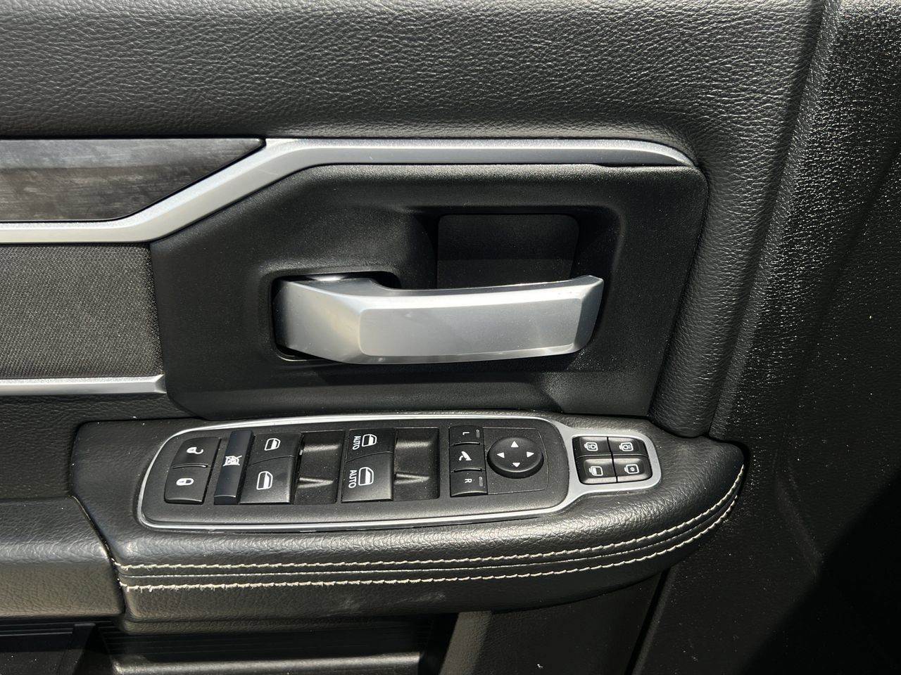 Used 2024 RAM 2500 Big Horn AWD/4WD image 27