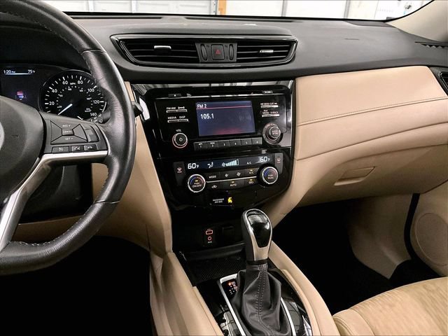 Used 2017 Nissan Rogue SV AWD/4WD image 6