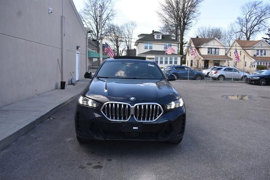 Used 2025 BMW X6 xDrive40i AWD/4WD image 3