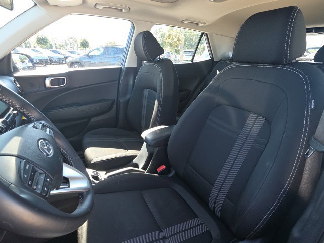 Certified 2024 Hyundai Venue SEL FWD image 6
