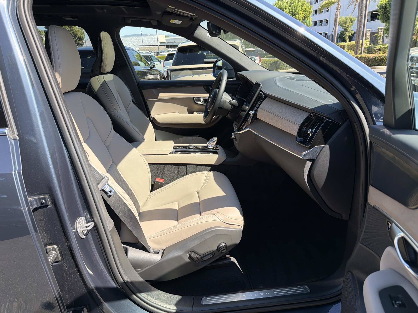 Certified 2026 Volvo XC90 B6 Plus AWD/4WD image 26