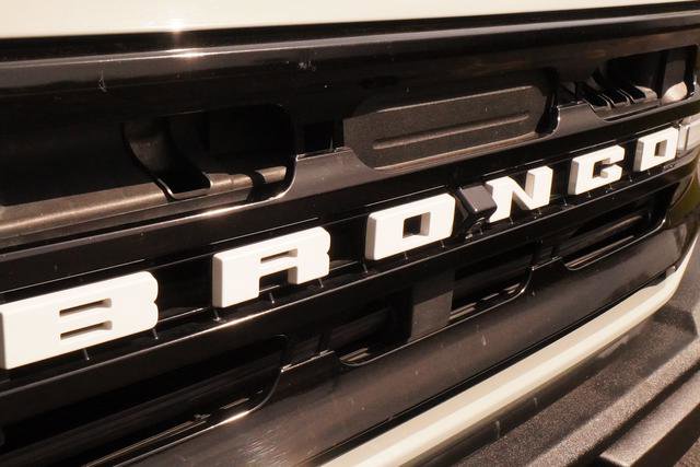 Used 2023 Ford Bronco Outer Banks image 41