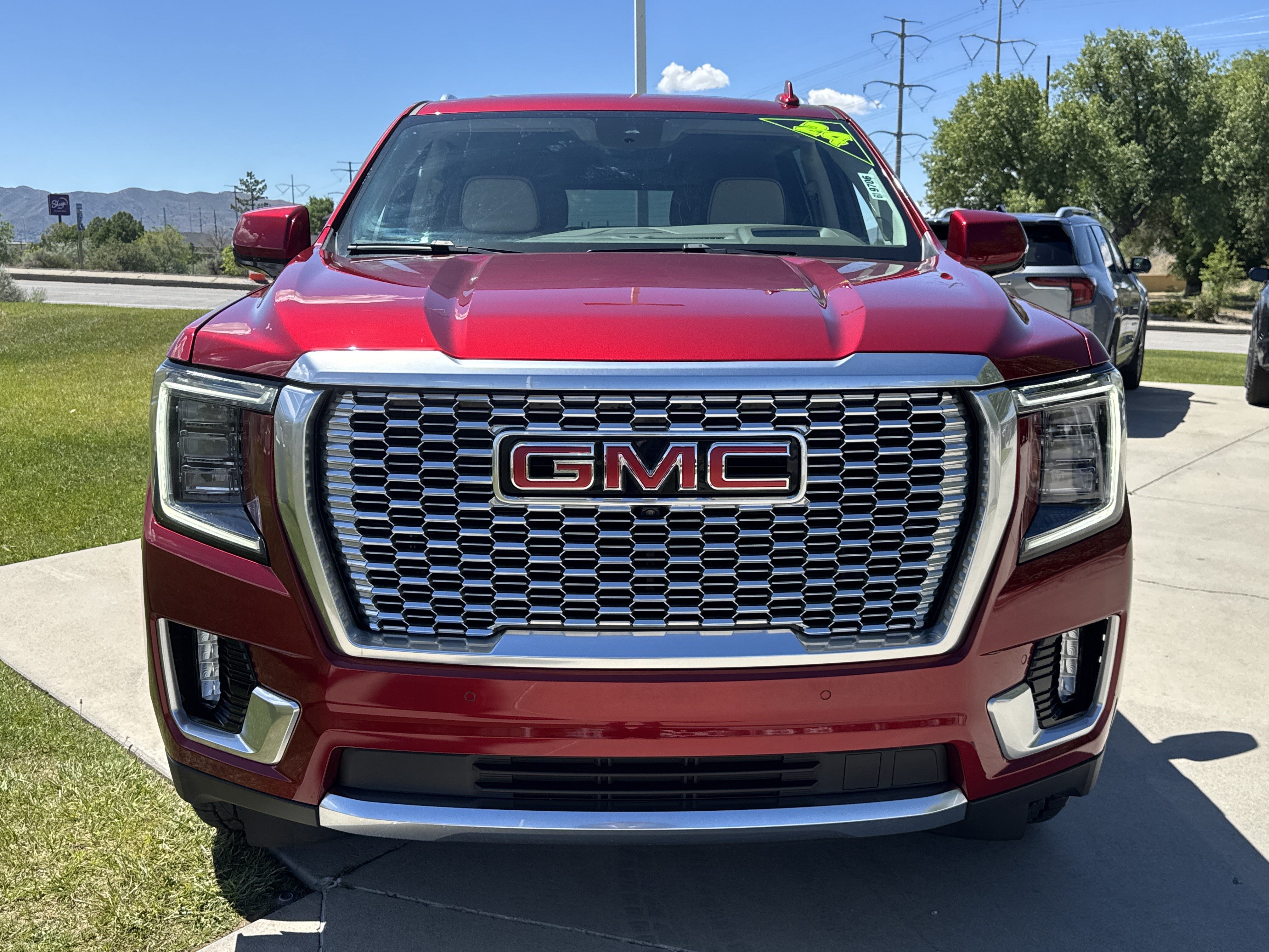 Certified 2024 GMC Yukon XL Denali w/ Advanced Technology Package AWD/4WD image 8