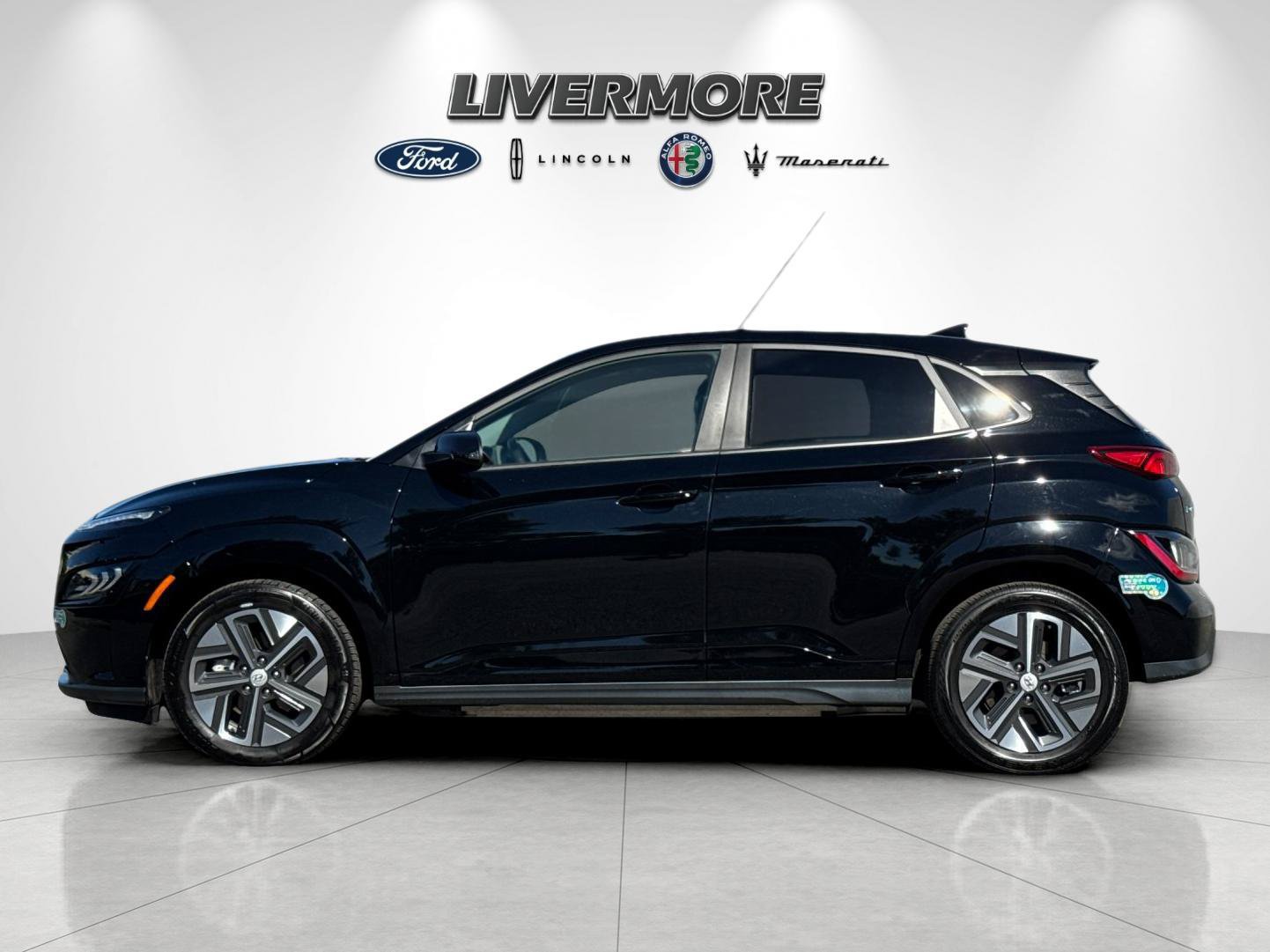 Used 2023 Hyundai Kona Limited FWD image 6