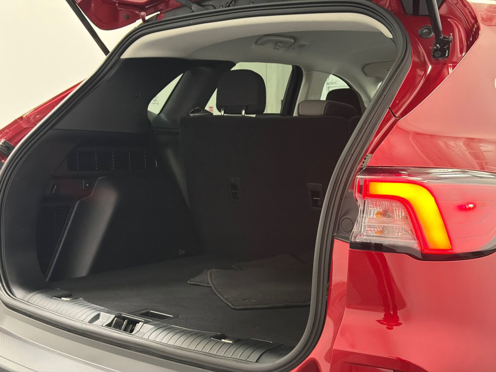 Used 2022 Ford Escape SE image 6