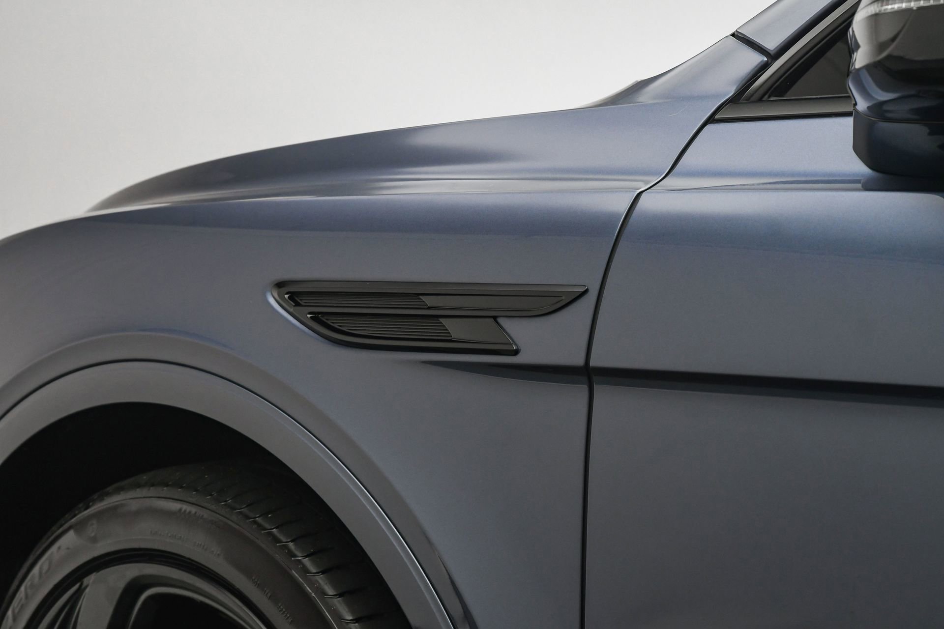 Used 2022 Bentley Bentayga S image 35