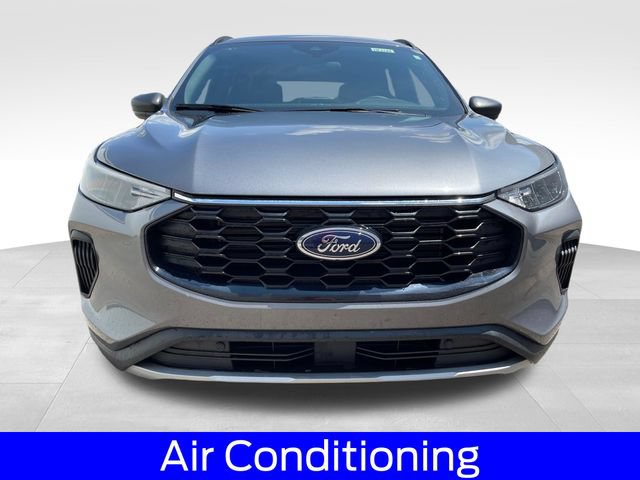 New 2026 Ford Escape ST-Line w/ Cold Weather Package AWD/4WD image 8