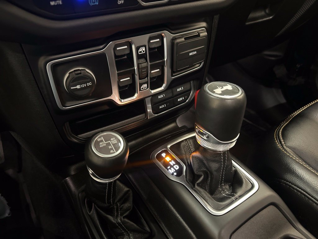 Used 2025 Jeep Wrangler Unlimited Sahara AWD/4WD image 25