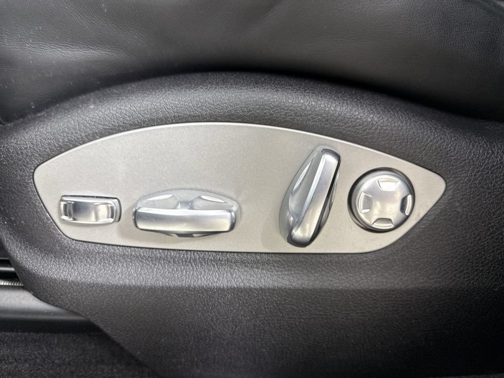 New 2025 Porsche Macan S AWD/4WD image 40