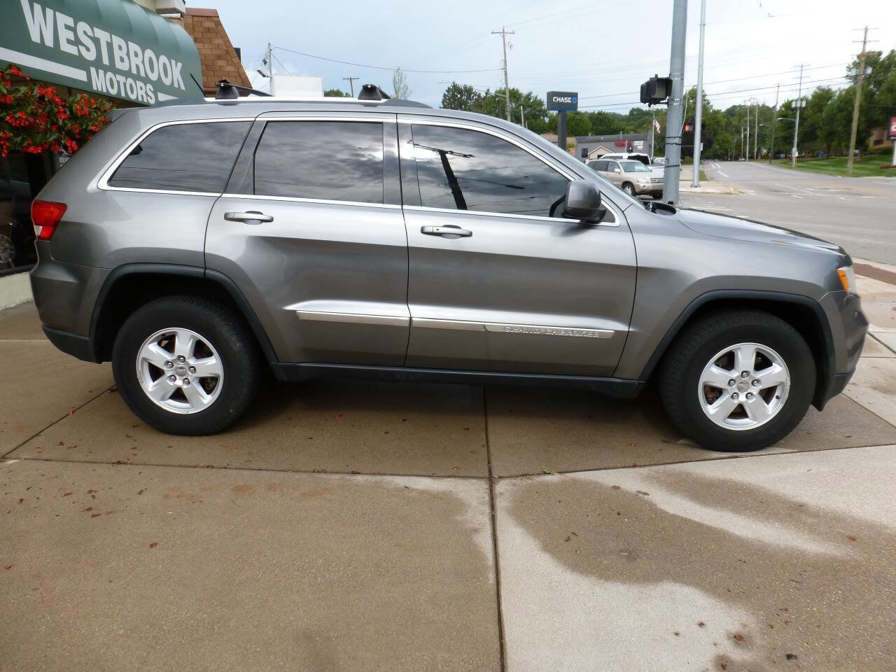 Used 2013 Jeep Grand Cherokee Laredo image 5